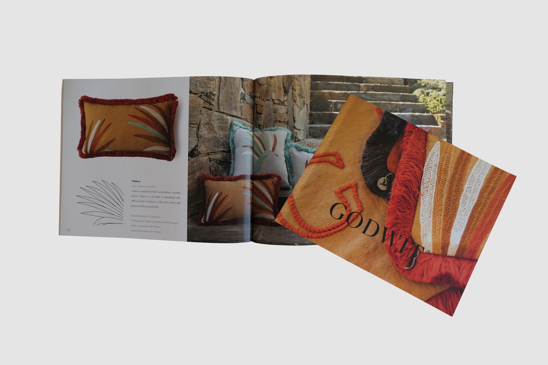  Catálogo “Godwit” com 36 páginas cozido e brochado a capa